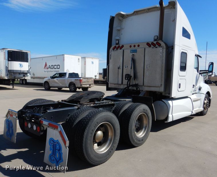 image for item GO9098 2015 Kenworth T680 semi truck