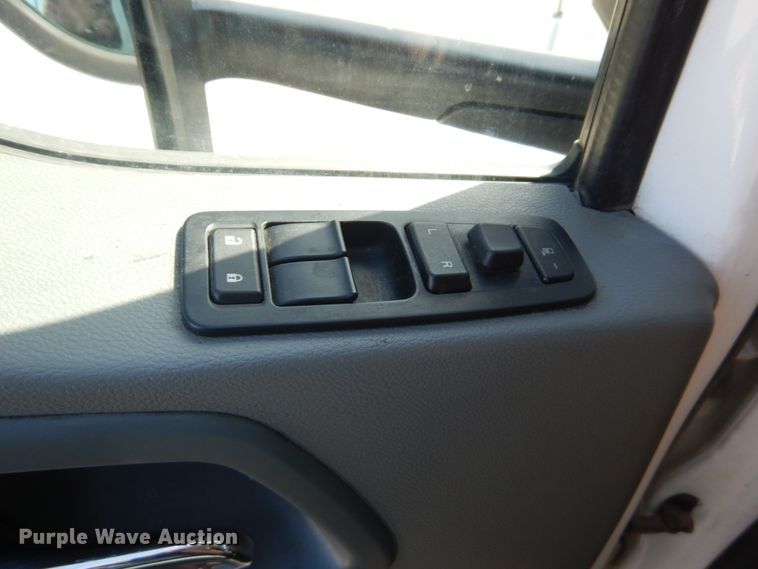 image for item GO9098 2015 Kenworth T680 semi truck