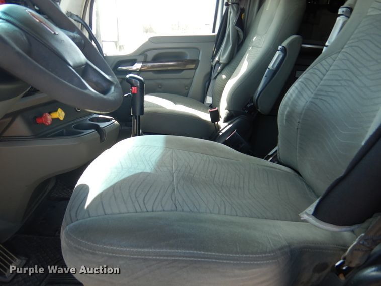 image for item GO9098 2015 Kenworth T680 semi truck