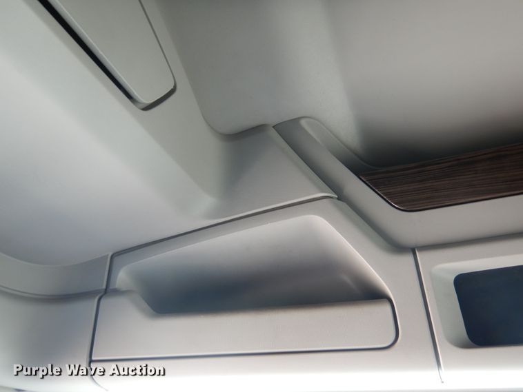 image for item GO9098 2015 Kenworth T680 semi truck