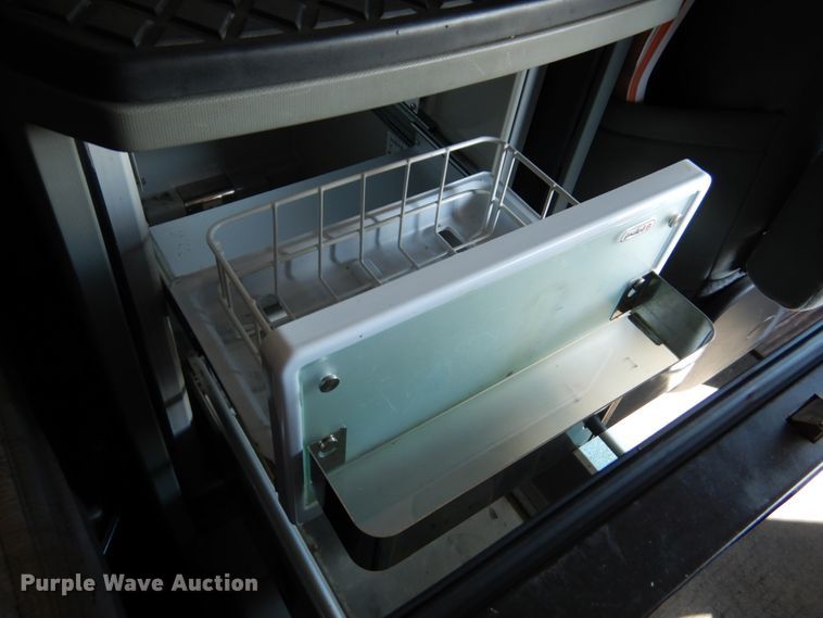 image for item GO9098 2015 Kenworth T680 semi truck