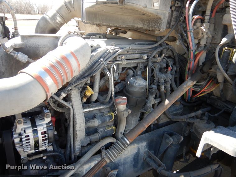 image for item GO9098 2015 Kenworth T680 semi truck