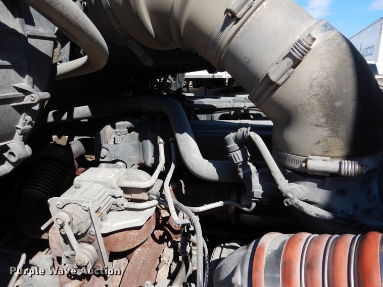 image for item GO9098 2015 Kenworth T680 semi truck