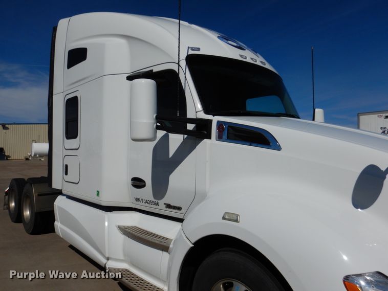 image for item GO9098 2015 Kenworth T680 semi truck