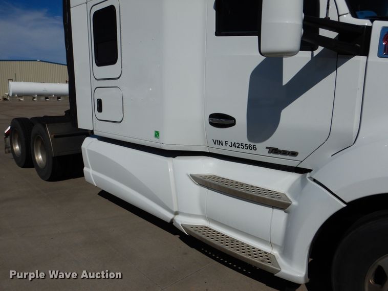 image for item GO9098 2015 Kenworth T680 semi truck