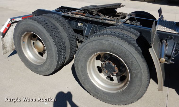 image for item GO9098 2015 Kenworth T680 semi truck