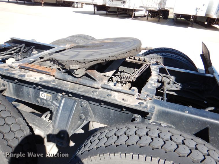 image for item GO9098 2015 Kenworth T680 semi truck