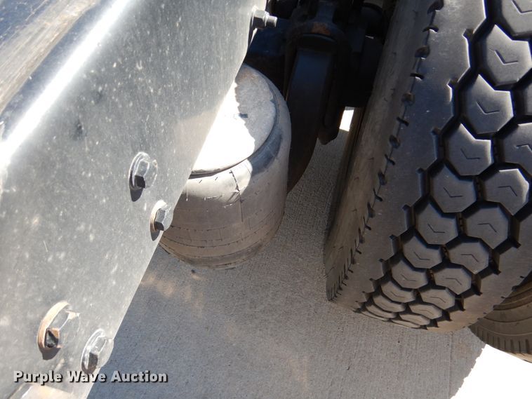 image for item GO9098 2015 Kenworth T680 semi truck