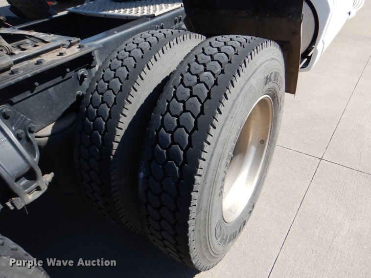 image for item GO9098 2015 Kenworth T680 semi truck