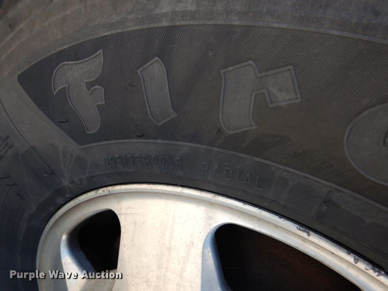 image for item GO9098 2015 Kenworth T680 semi truck