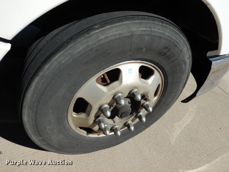 image for item GO9098 2015 Kenworth T680 semi truck