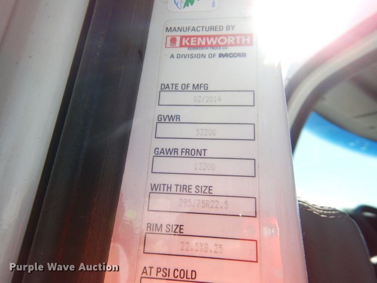 image for item GO9098 2015 Kenworth T680 semi truck