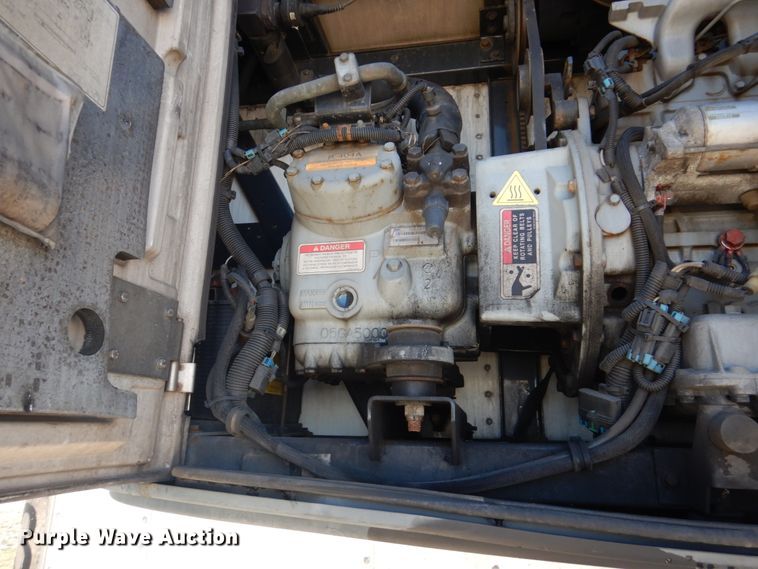 image for item GX9879 2004 Great Dane refrigerated van trailer