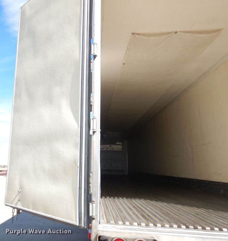 image for item GX9879 2004 Great Dane refrigerated van trailer