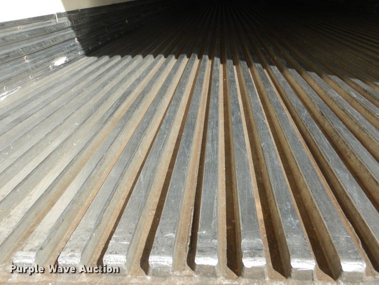 image for item GX9879 2004 Great Dane refrigerated van trailer