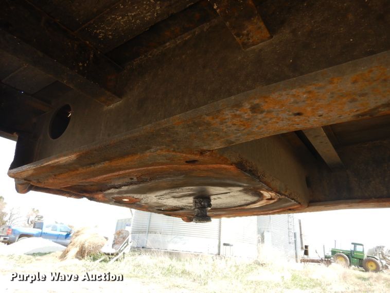 image for item GY9006 1999 Fontenelle lowboy equipment trailer