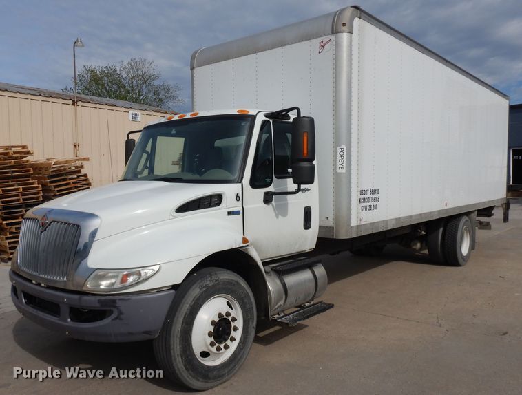 2013 International 4300 box truck in Kansas City, KS Item GY9022 sold