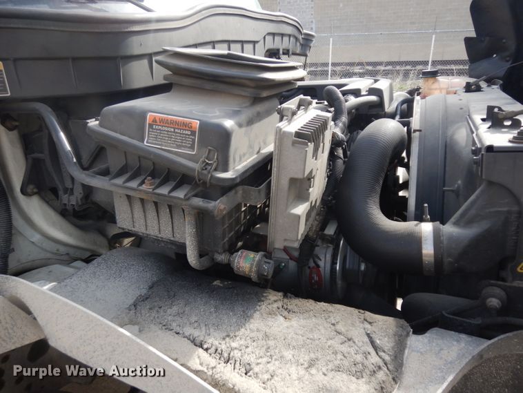 image for item GY9022 2013 International 4300 box truck