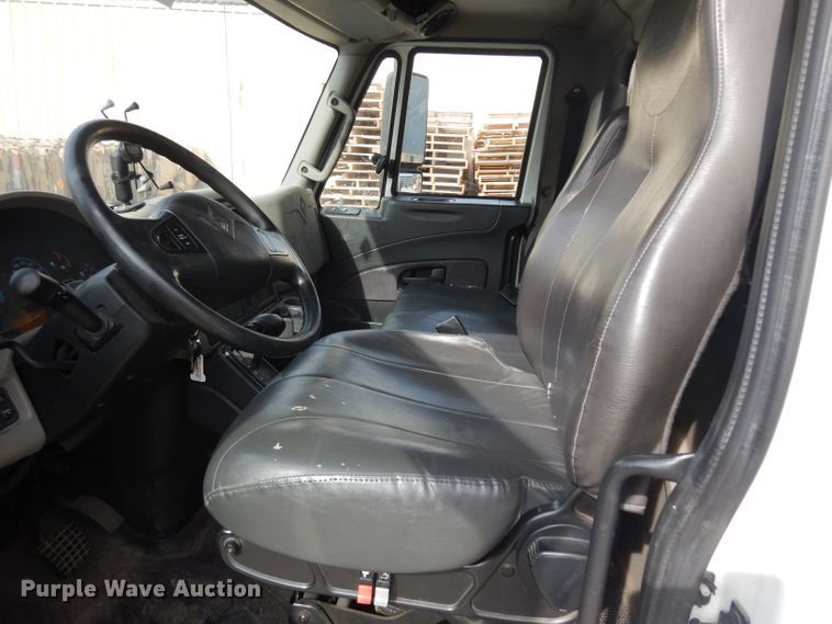 image for item GY9022 2013 International 4300 box truck