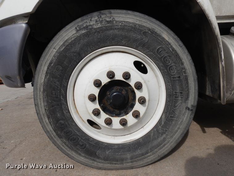 image for item GY9022 2013 International 4300 box truck