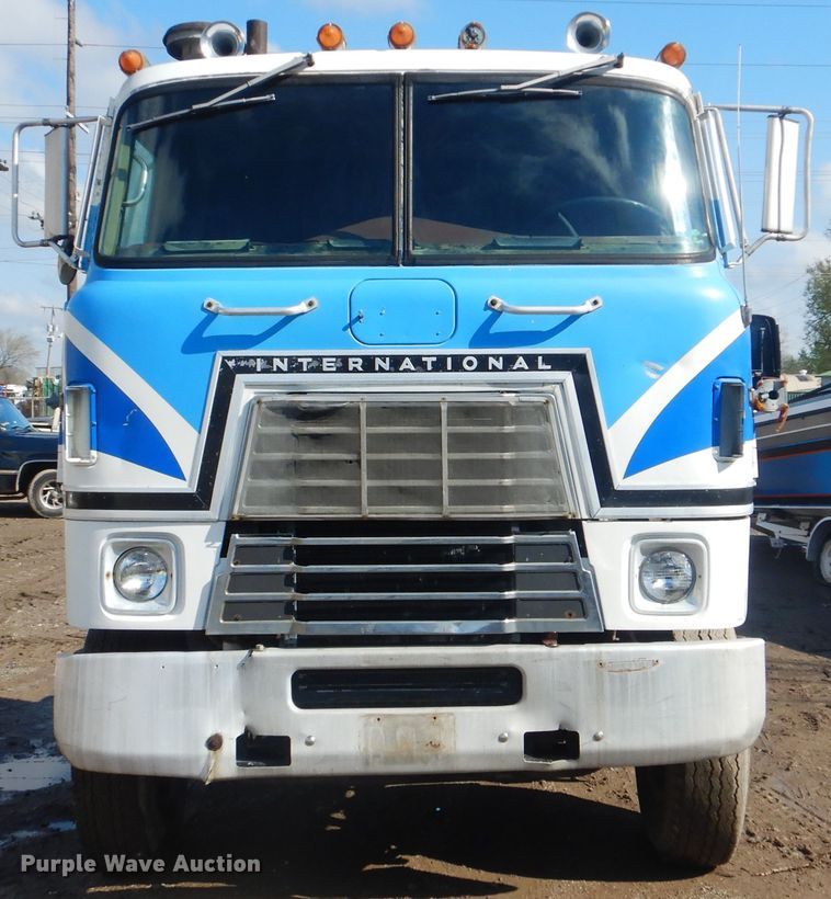 image for item GY9756 1975 International Transtar semi truck