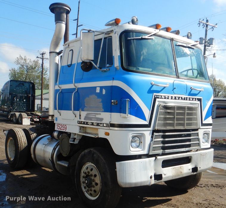 image for item GY9756 1975 International Transtar semi truck