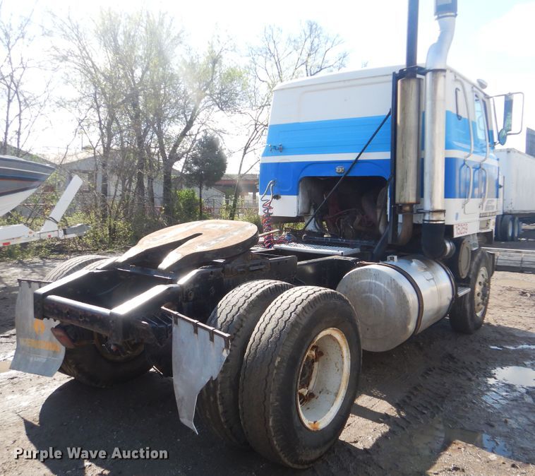 image for item GY9756 1975 International Transtar semi truck
