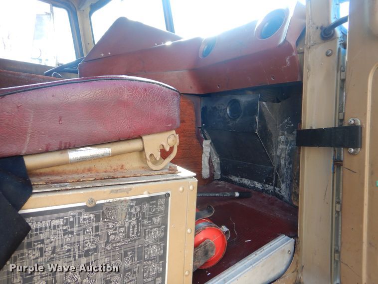 image for item GY9756 1975 International Transtar semi truck