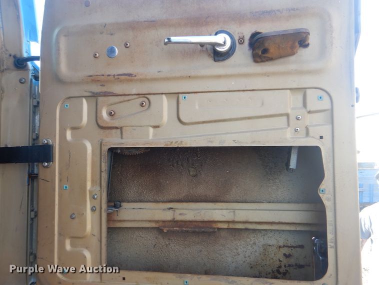 image for item GY9756 1975 International Transtar semi truck