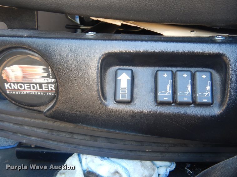 image for item GY9758 2012 Freightliner Cascadia semi truck