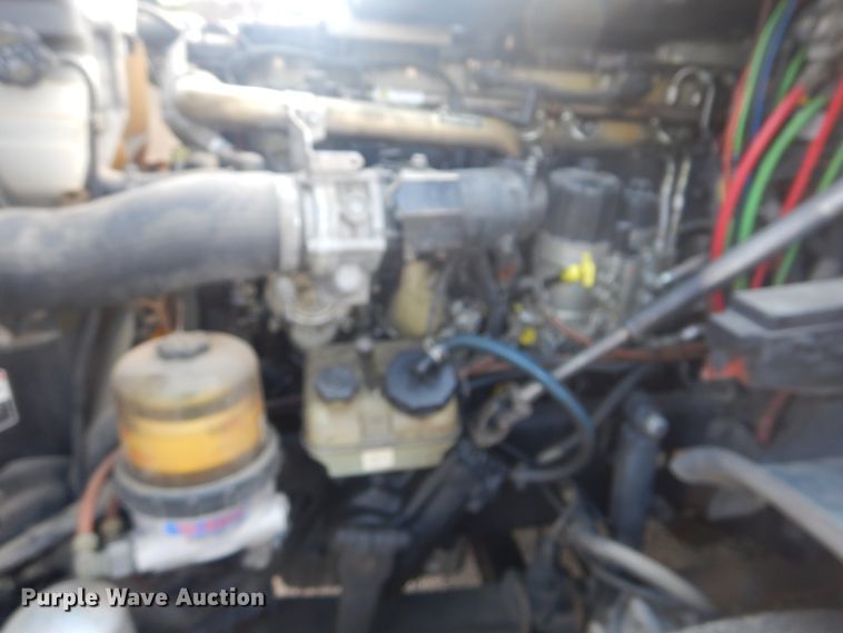 image for item GY9758 2012 Freightliner Cascadia semi truck