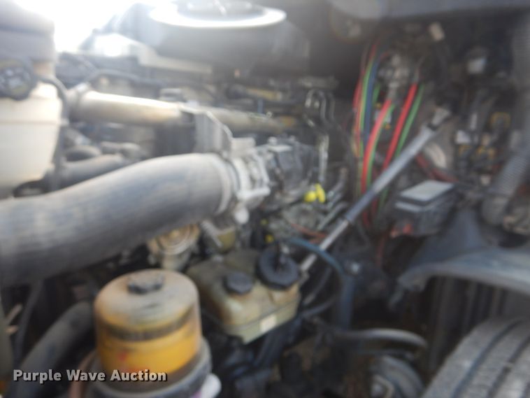 image for item GY9758 2012 Freightliner Cascadia semi truck