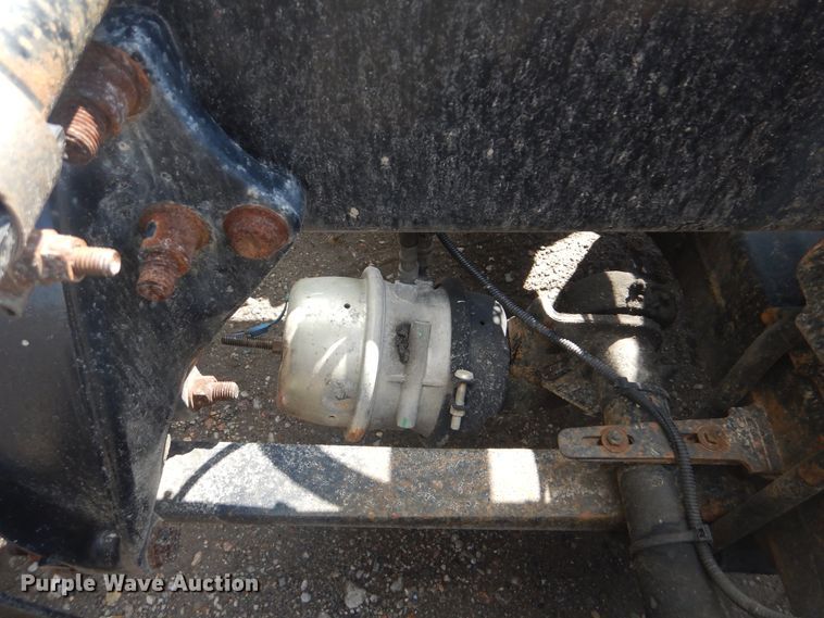 image for item GY9758 2012 Freightliner Cascadia semi truck