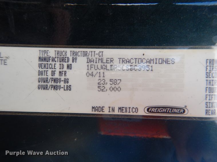 image for item GY9758 2012 Freightliner Cascadia semi truck