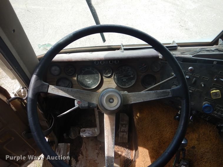 image for item GY9761 1978 International Transtar 4070B semi truck