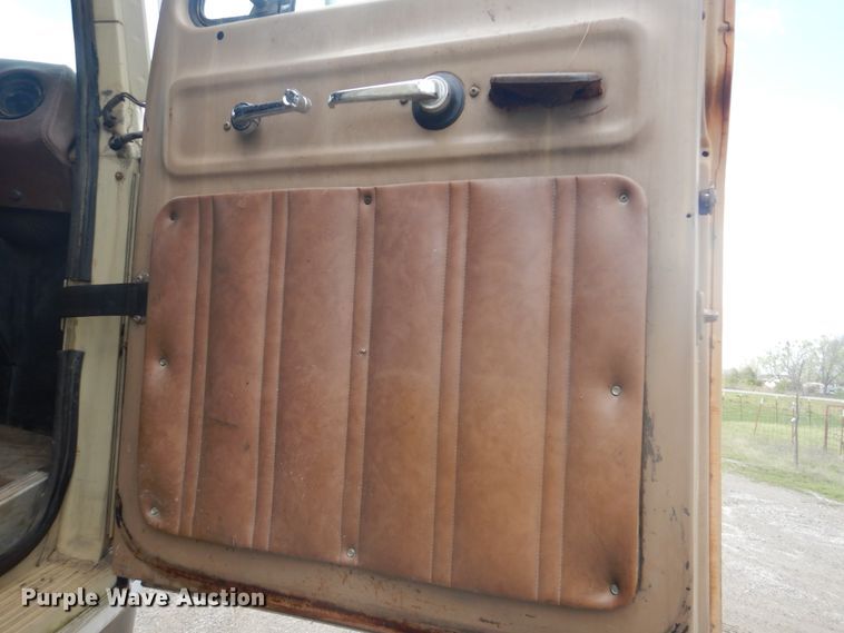 image for item GY9761 1978 International Transtar 4070B semi truck