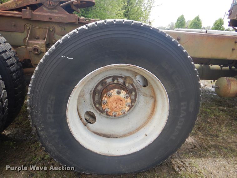 image for item GY9761 1978 International Transtar 4070B semi truck