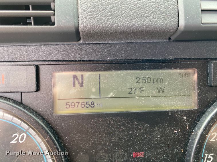 image for item H1314 2016 Freightliner Cascadia semi truck