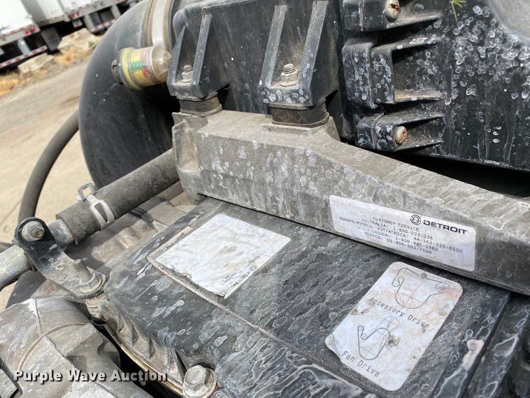 image for item H1314 2016 Freightliner Cascadia semi truck