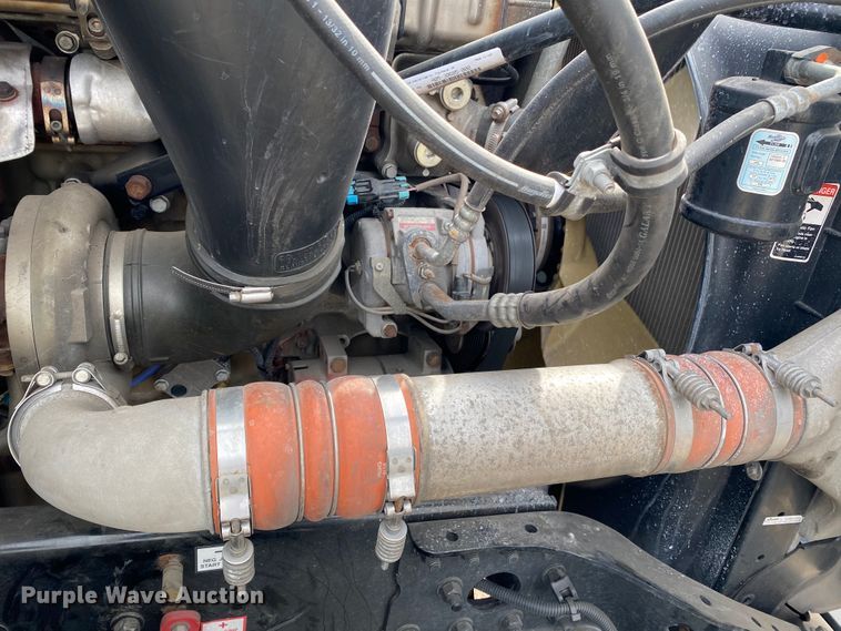 image for item H1314 2016 Freightliner Cascadia semi truck