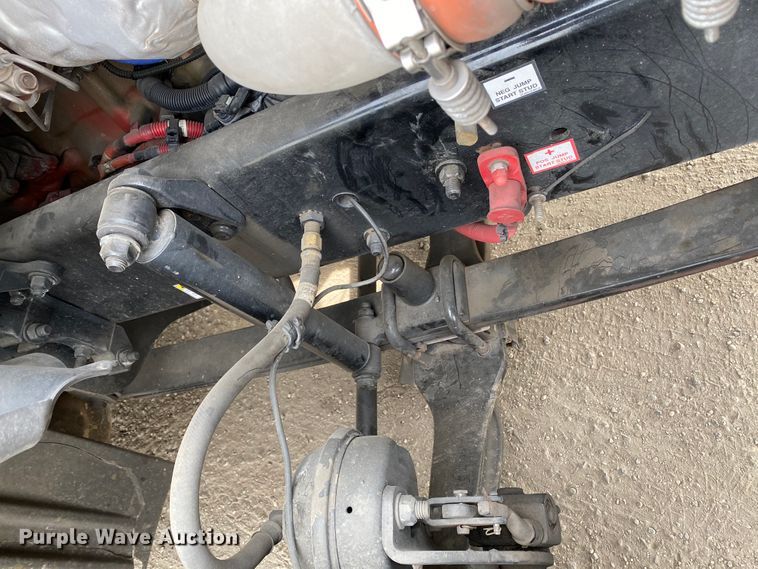 image for item H1314 2016 Freightliner Cascadia semi truck