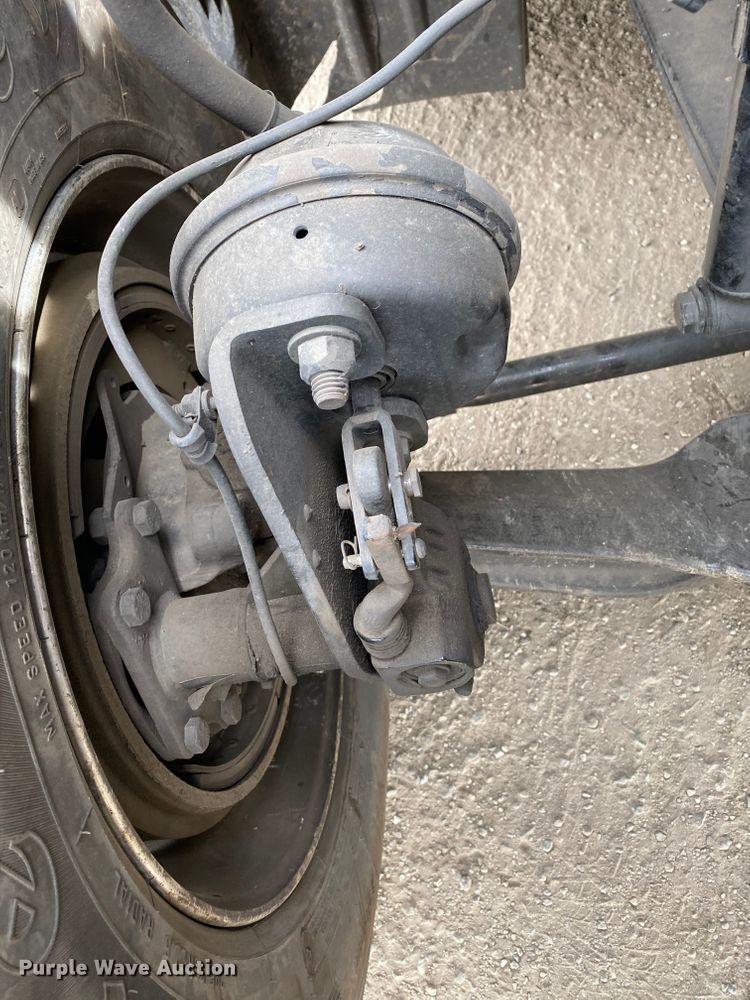 image for item H1314 2016 Freightliner Cascadia semi truck