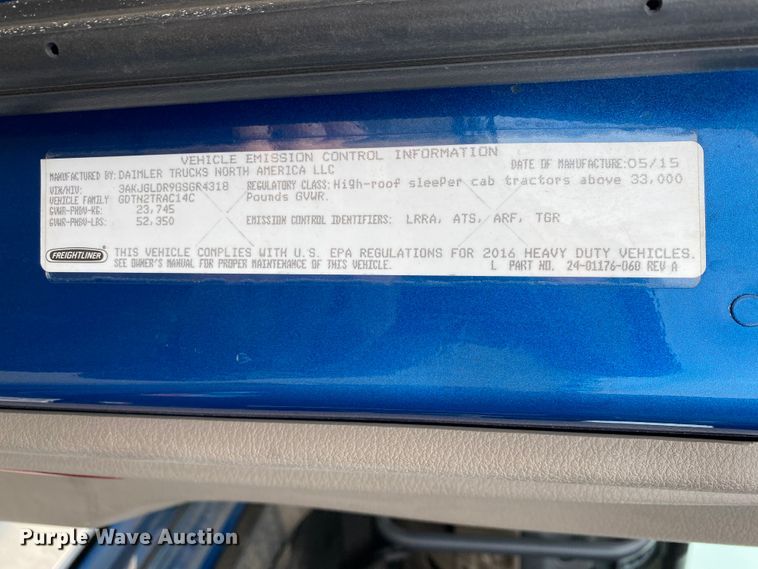 image for item H1314 2016 Freightliner Cascadia semi truck