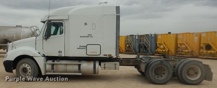 image for item HC9013 2006 Freightliner Columbia 120 semi truck