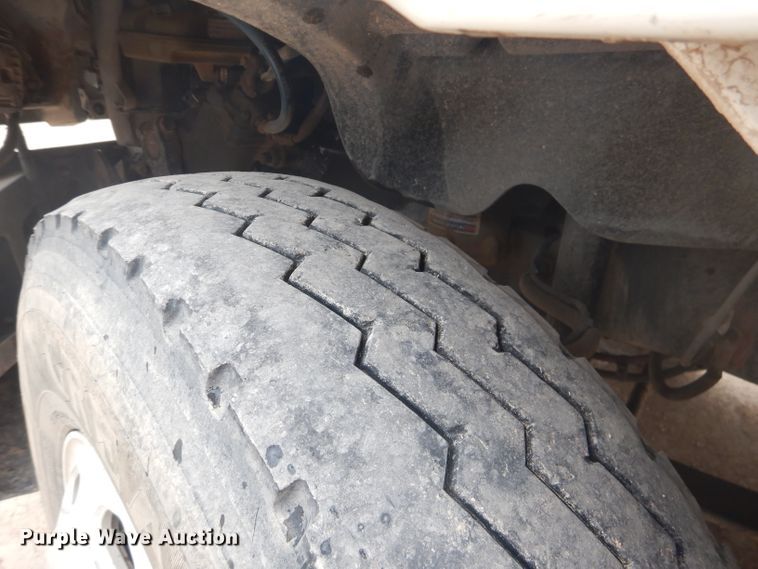 image for item HC9013 2006 Freightliner Columbia 120 semi truck