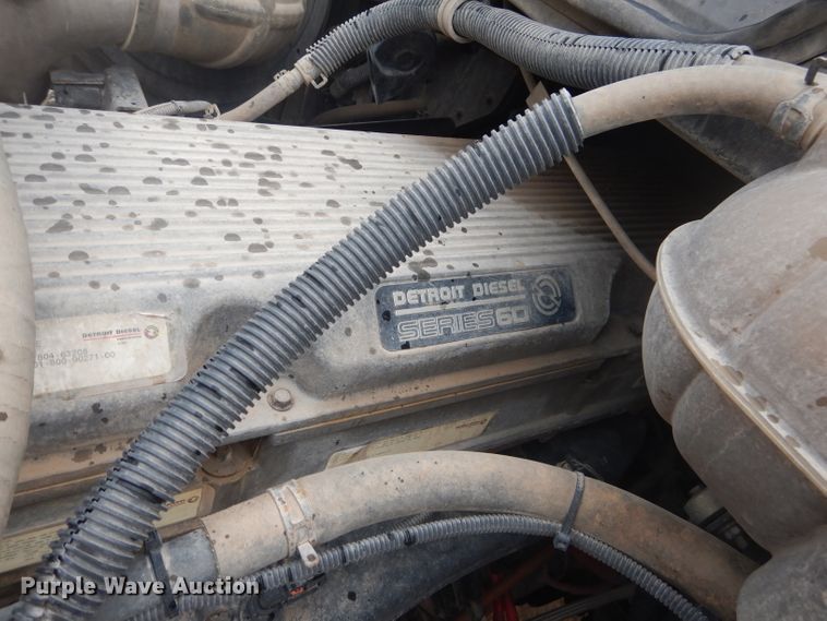 image for item HC9013 2006 Freightliner Columbia 120 semi truck