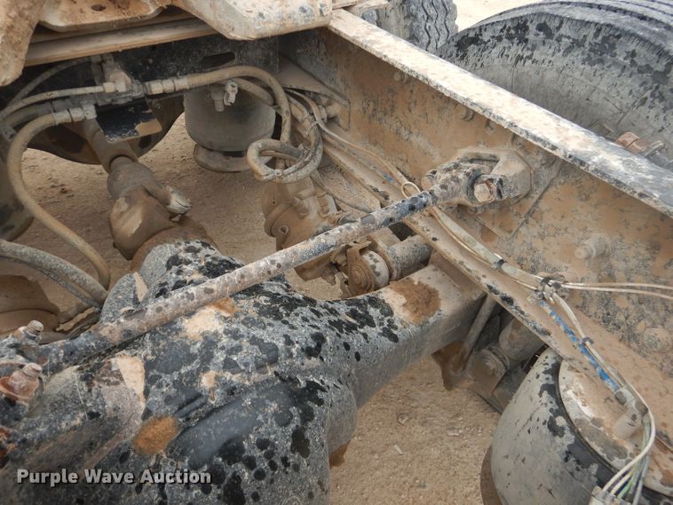 image for item HC9013 2006 Freightliner Columbia 120 semi truck