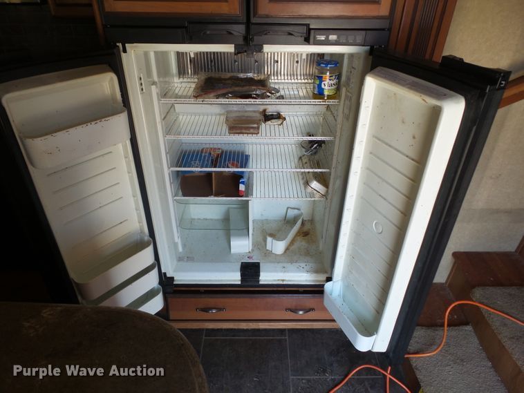 image for item DF0831 2014 Cros Redwood camper