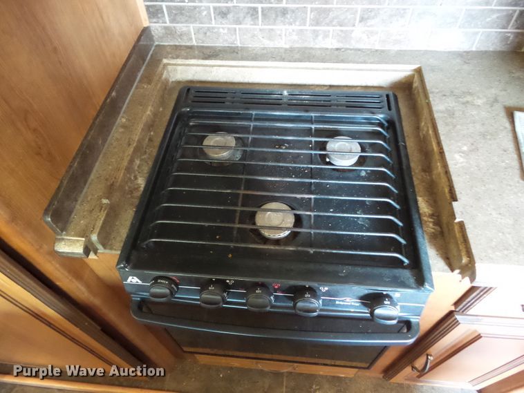 image for item DF0831 2014 Cros Redwood camper