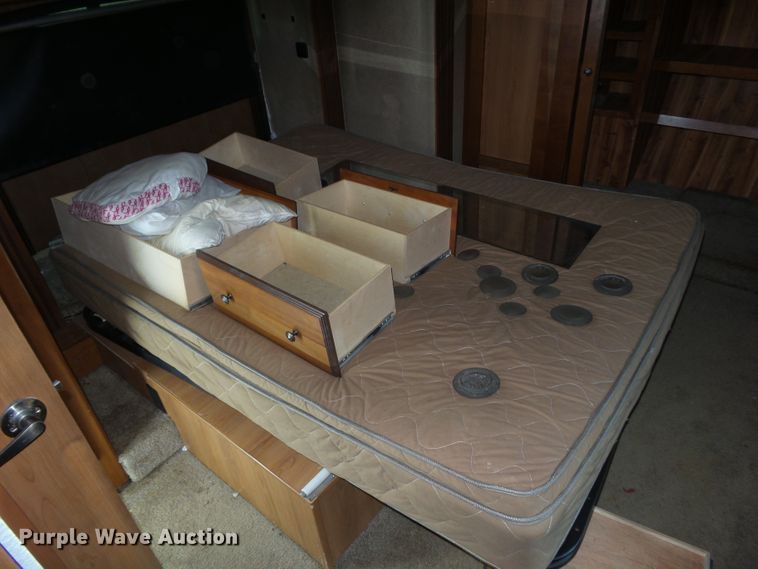 image for item DF0831 2014 Cros Redwood camper
